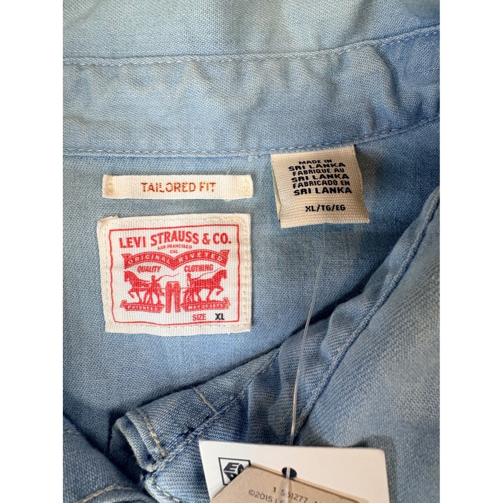 Levis Womens Tailored Fit Western Denim Shirt Light Wash Blue Snap Front XL - Picture 2 of 7
